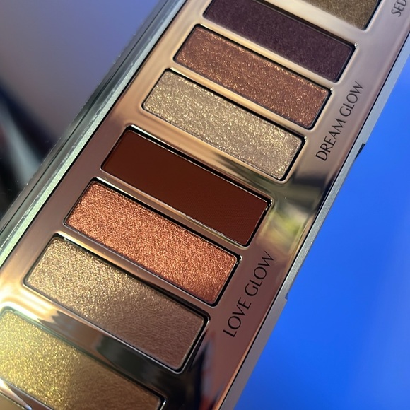 Charlotte Tilbury INSTANT EYE PALETTE
BEJEWELLED EYES TO HYPNOTISE - Picture 3 of 3